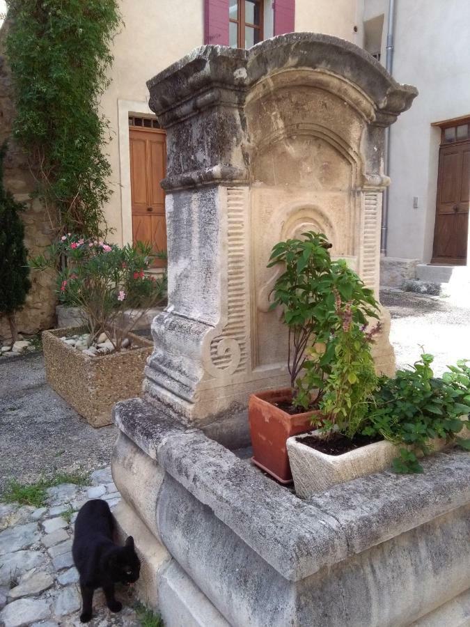La Maison Derriere La Fontaine Бюи-ле-Барони Екстериор снимка